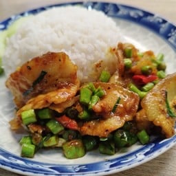 หมูสามชั้นสไลด์ผัดพริกแกงใต้