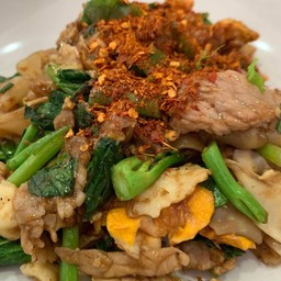 ผัดซีอิ้วไก่