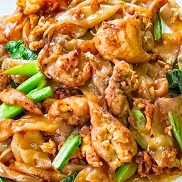 ผัดซีอิ้วไก่