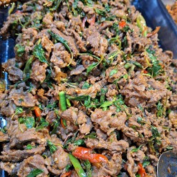 ผัดเผ็ดเนื้อ
