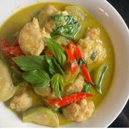 ขนมจีนเขียวหวานหมูเด้ง