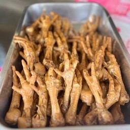 ขาไก่1อันละ10บาท