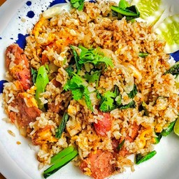 ข้าวผัดแหนมเนื้อ