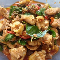 ผัดเผ็ดไก่บ้าน