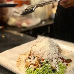 เคบับไก่ย่าง ท๊อปเชดด้าและมอสซาเลล่าชีส