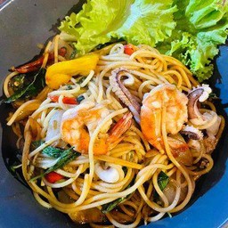 สปาเก็ตตี้ผัดขี้เมาทะเลรวม