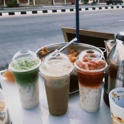 น้ำปั่นผลไม้สด ชา,กาแฟ 💋💋รถเมล์ บิวตี้ 💋💋(ย่านหลักเมืองสุพรรณบุรี)