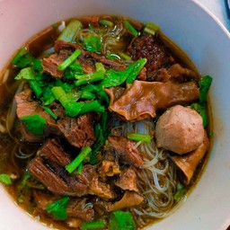 ก๋วยเตี๋ยวหมูตุ๋น