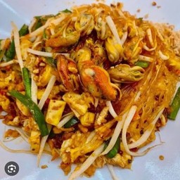 ผัดไทยวุ้นเส้นกุ้งสด