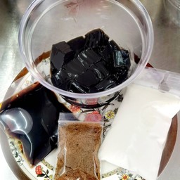 เฉาก๊วยนมสด (คาราเมล บราวน์ชูการ์)