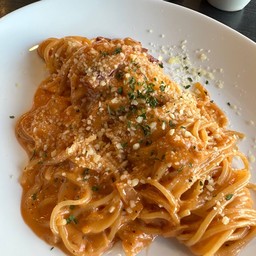 สปาเก็ตตี้ Bacon Rose