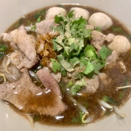 ก๋วยเตี๋ยวหมูน้ำตก พิเศษ