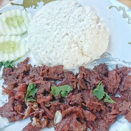เนื้อทอดกระเทียม