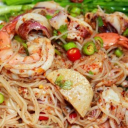 ยำขนมจีนรวมมิตร