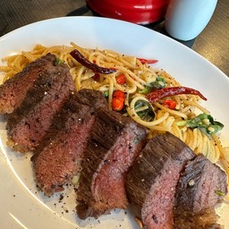 สปาเก็ตตี้กระเพราเนื้อออสเตรเลีย