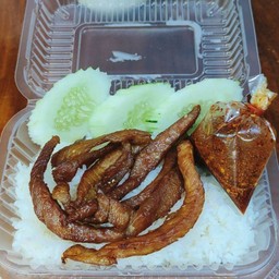 ร้านข้าวถาดตามสั่ง ณ หลังค่าย