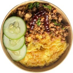 ข้าวกะเพราหมูสับไข่เจียว