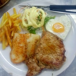 สเต็กหมู+ปลาย่าง+ไข่ดาว