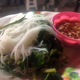 ขนมจีนร้อนน้ำแจ๋ว