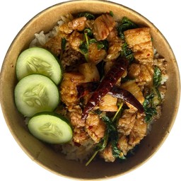 ข้าวกะเพราหมูสามชั้น