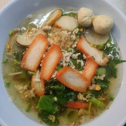 ก๋วยเตี๋ยวหมูแดง น้ำใส