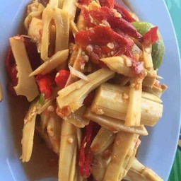 ตำหน่อไม้