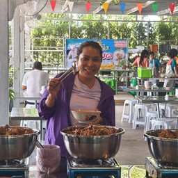 ก๋วยเตี๋ยวไก่มะระคูณทวี เลียบคลองทวีวัฒนา