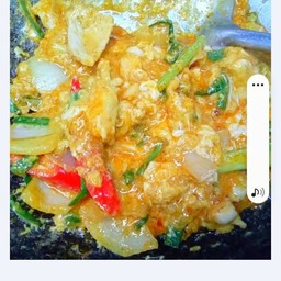 ไก่ผัดผงกระหรี่ราดข้าว