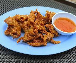 หนังไก่ทอด