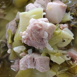 ต้มกระดูกหมูผักกาดดอง