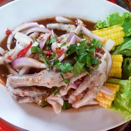ยำตีนไก่