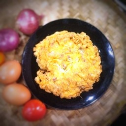 ข้าวไข่เจียวเมนูเดียวที่ทำอร่อย (ทรงเครื่อง)