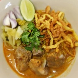 ข้าวซอยซี่โครงหมูตุ๋น