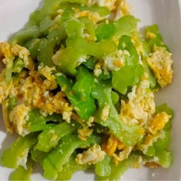 มะระผัดไข่