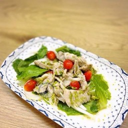 ยำหมูมะนาว (มะนาวแท้)