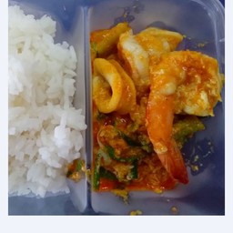 พริกแกงทะเลราดข้าว