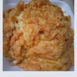 ไข่เจียวกุ้งสับกับข้าว.( ไข่3ฟอง )