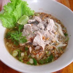 ก๋วยเตี๋ยวหมูหมักต้มยำ