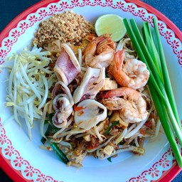ผัดไทยทะเล