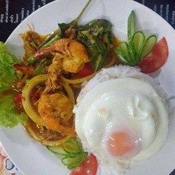 ข้าวเครื่องแกงกุ้ง