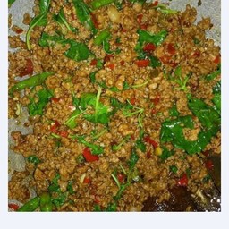 เพราหมูสับผัดแห้ง