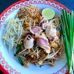 ผัดไทยปลาหมึก