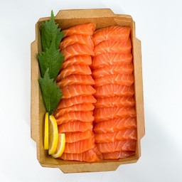 Salmon Sashimi แซลมอนซาชิมิ (เริ่มต้น 100 กรัม)