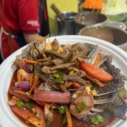 ยำปูม้า (สด ลวกสุก)