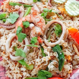 ข้าวผัดหมึกกุ้ง