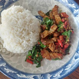 ข้าวผัดกระเพรา