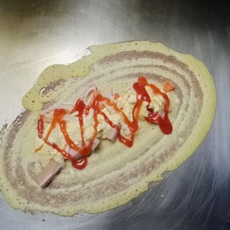 พริกเผาไก่หยอง ไส้กรอก  ปูอัด