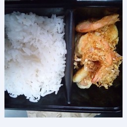 กุ้งทอดกระเทียมราดข้าว