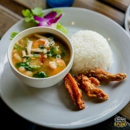 ข้าวแกงเลียงกุ้งสดไก่ทอด