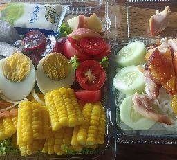 ชุดสลัดผักผลไม้+หมูอบเตาถ่านนุ่มๆ